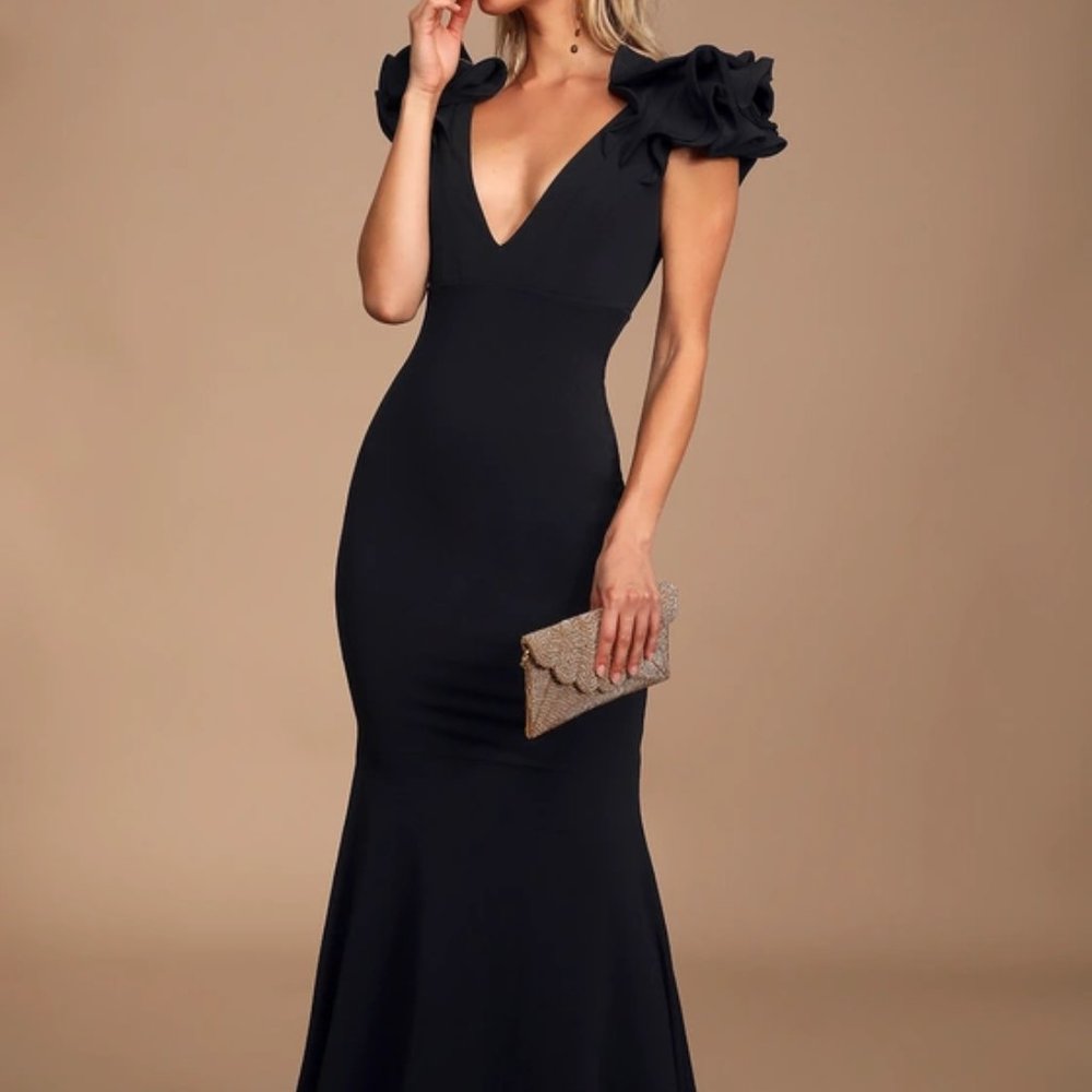 NEW Lulus Alethea Ruffled Mermaid Gown NWT